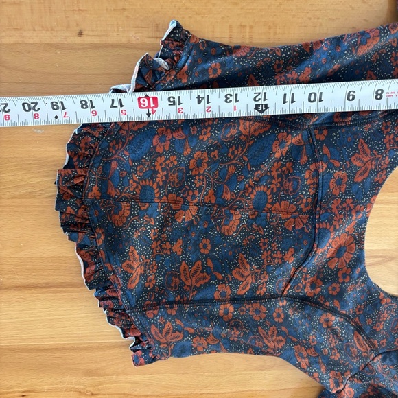 Free People Floral Long Sleeve Crop Top Cross Back Straps Size women’s small - Picture 8 of 8